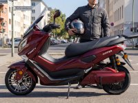 Jupiter GT 300 raudona metalinė