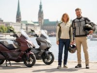ki e roller saturn rechte seite rot hh fahrer